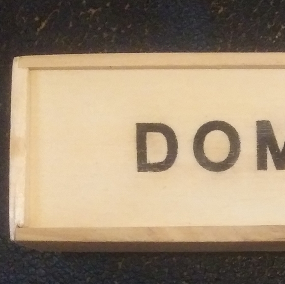 MINI TRAVEL DOMINO SET - Picture 4 of 12